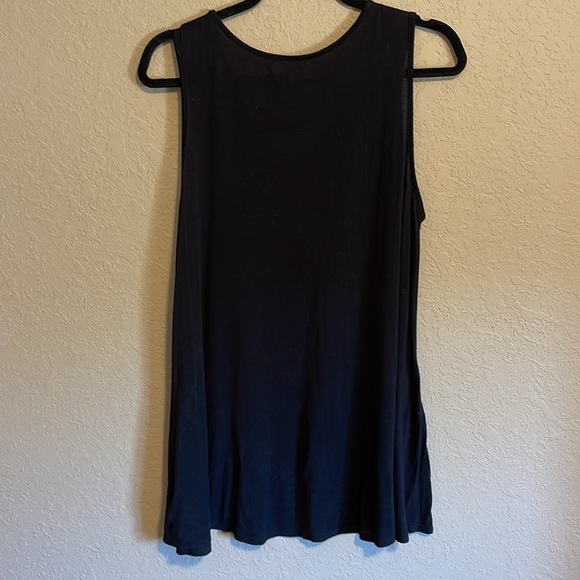 Women’s tank - Picture 2 of 4